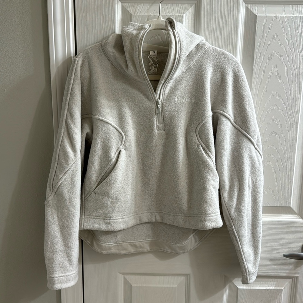Lululemon cropped hoody size 4